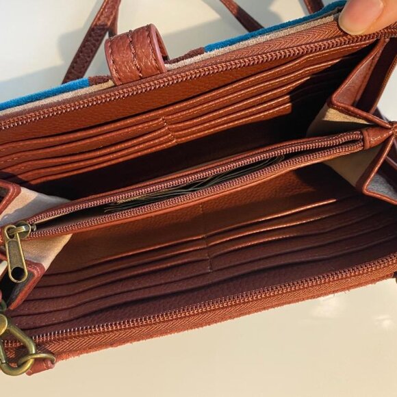 Iris Large Smartphone Crossbody - Picture 2 of 3